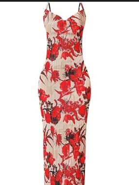 PrettyLittleThing Nude Floral Print Plisse Strappy Maxi Dress.